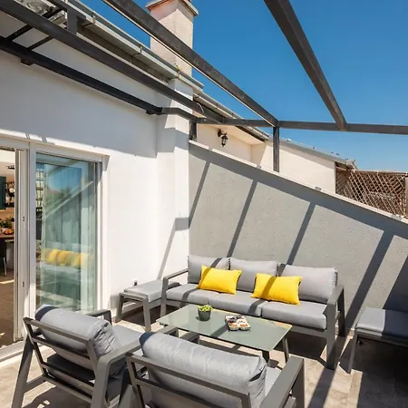 Modern Beleca Near Split Apartamento