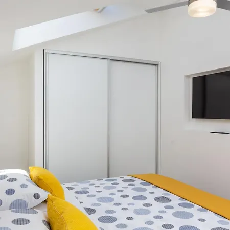Modern Beleca Near Split شقة سولين