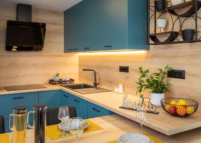 Modern Beleca Near Split